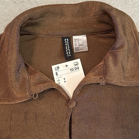 NWT H&M  Button Down Top - Picture 3 of 7